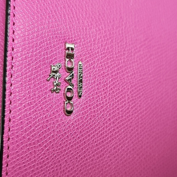 Coach 52377 Authentic Bubblegum Pink Crossgrain Leather Swingpack Crossbody  EUC - Picture 3 of 16